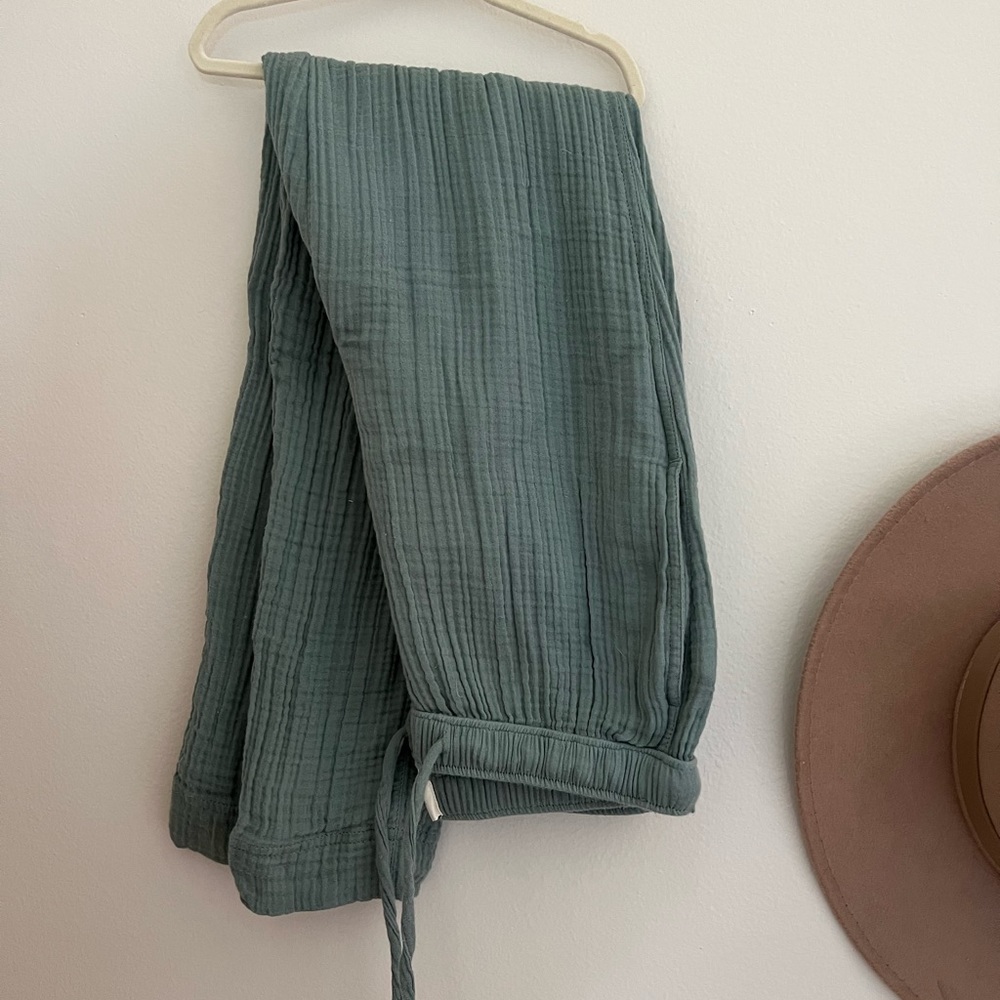 Lou & Grey Muslin Pants